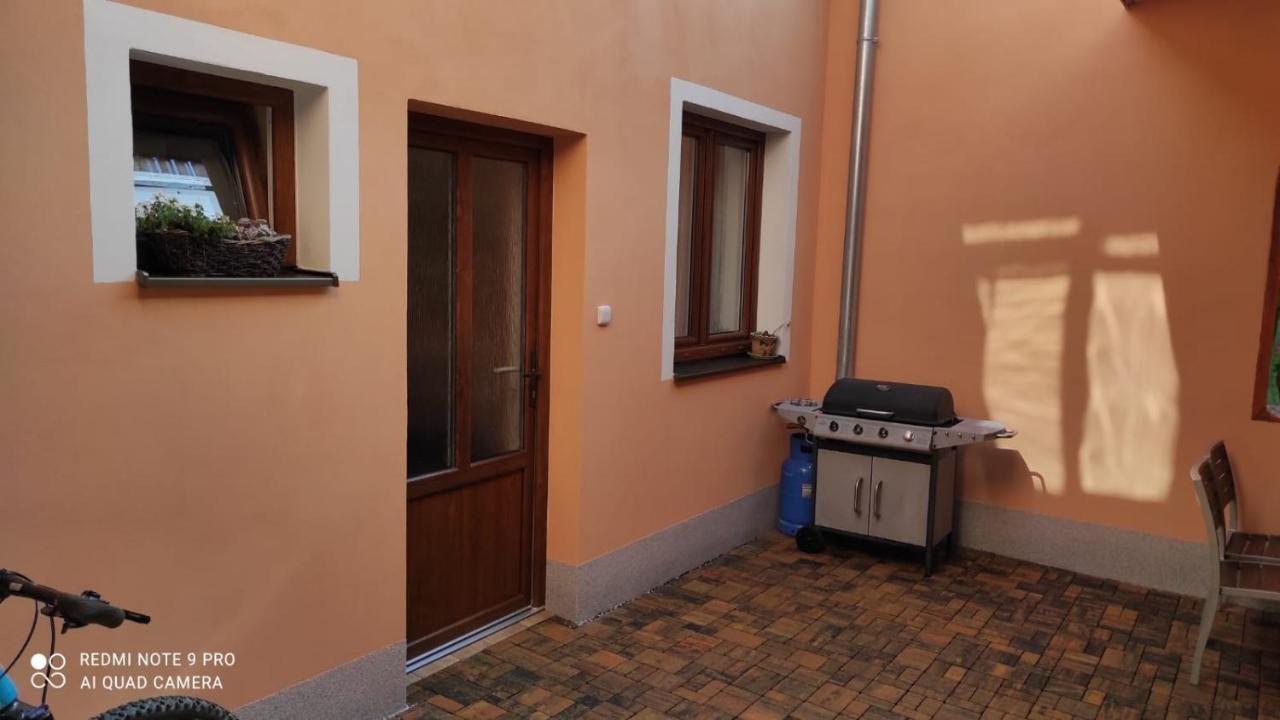 Domecek Ve Dvore Bechyně Extérieur photo